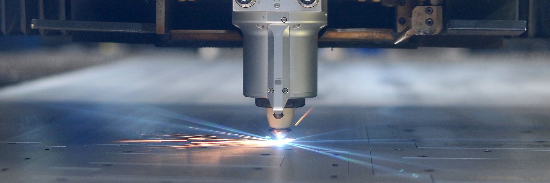 Laserschneiden & CNC-Stanzen komplexer Laserteile