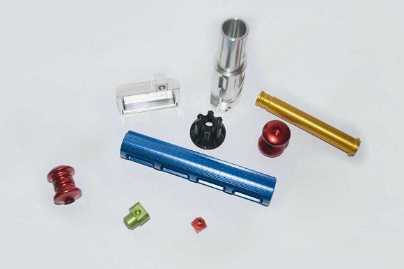 Chirurgisches Instrument / Implantat