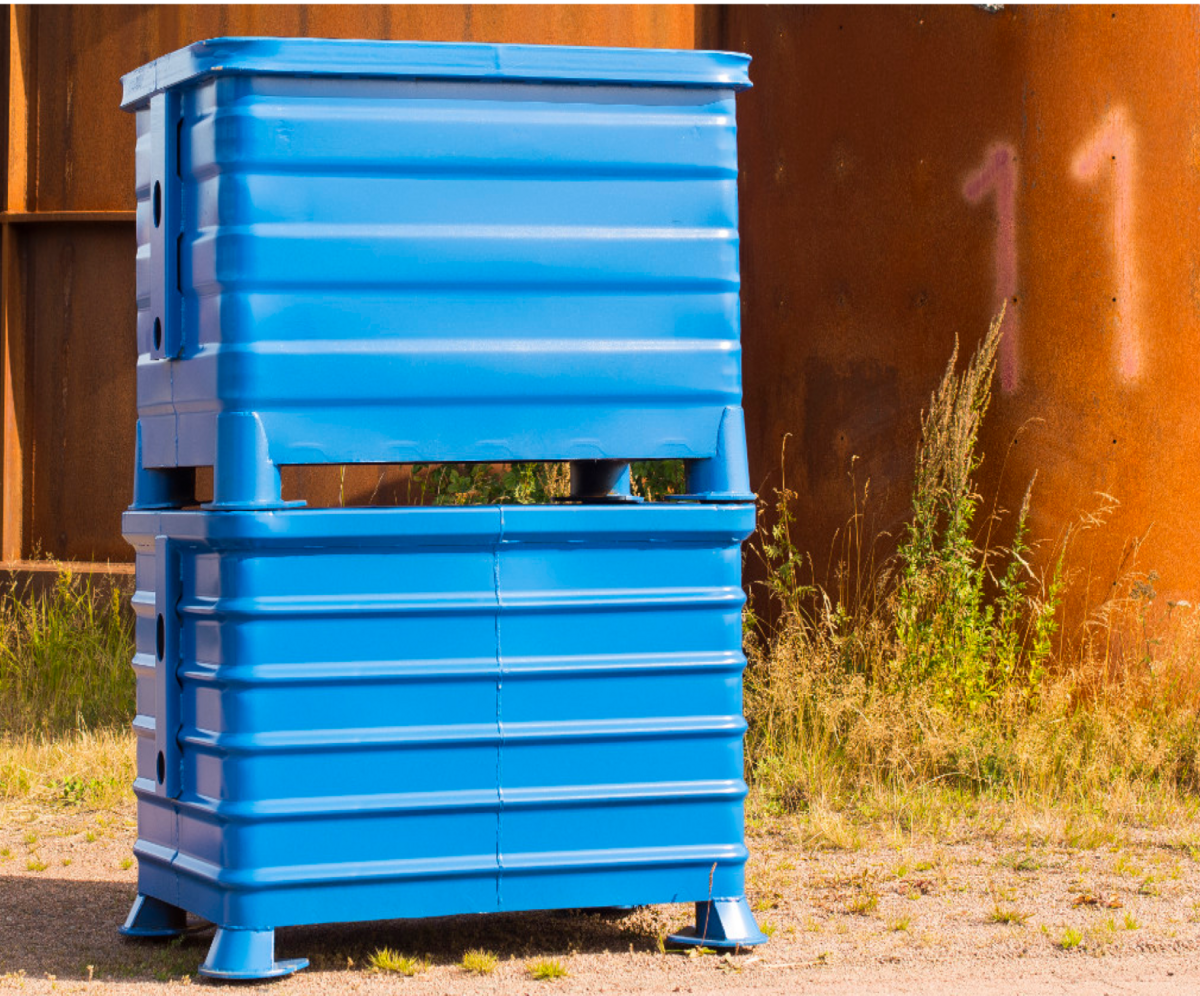 Gestapelte Storbox-Stahlcontainer