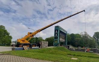 Kran vor dem Schleusentor