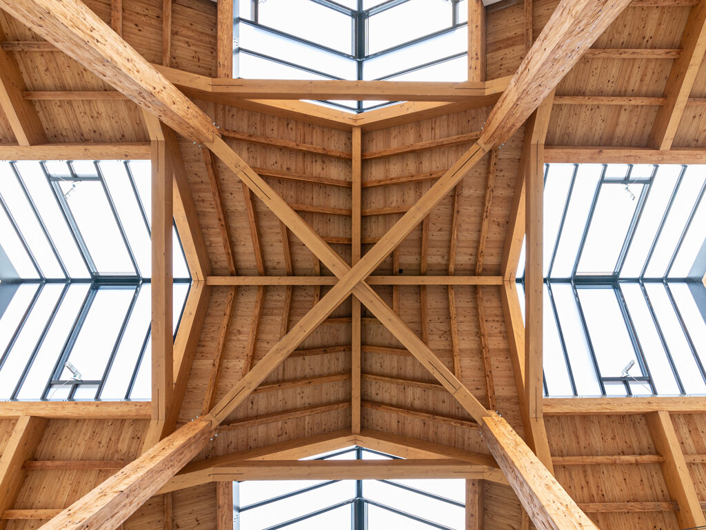 Gut Schönweide – 420 m³ RETROTIMBER in Konstruktion und Schalung