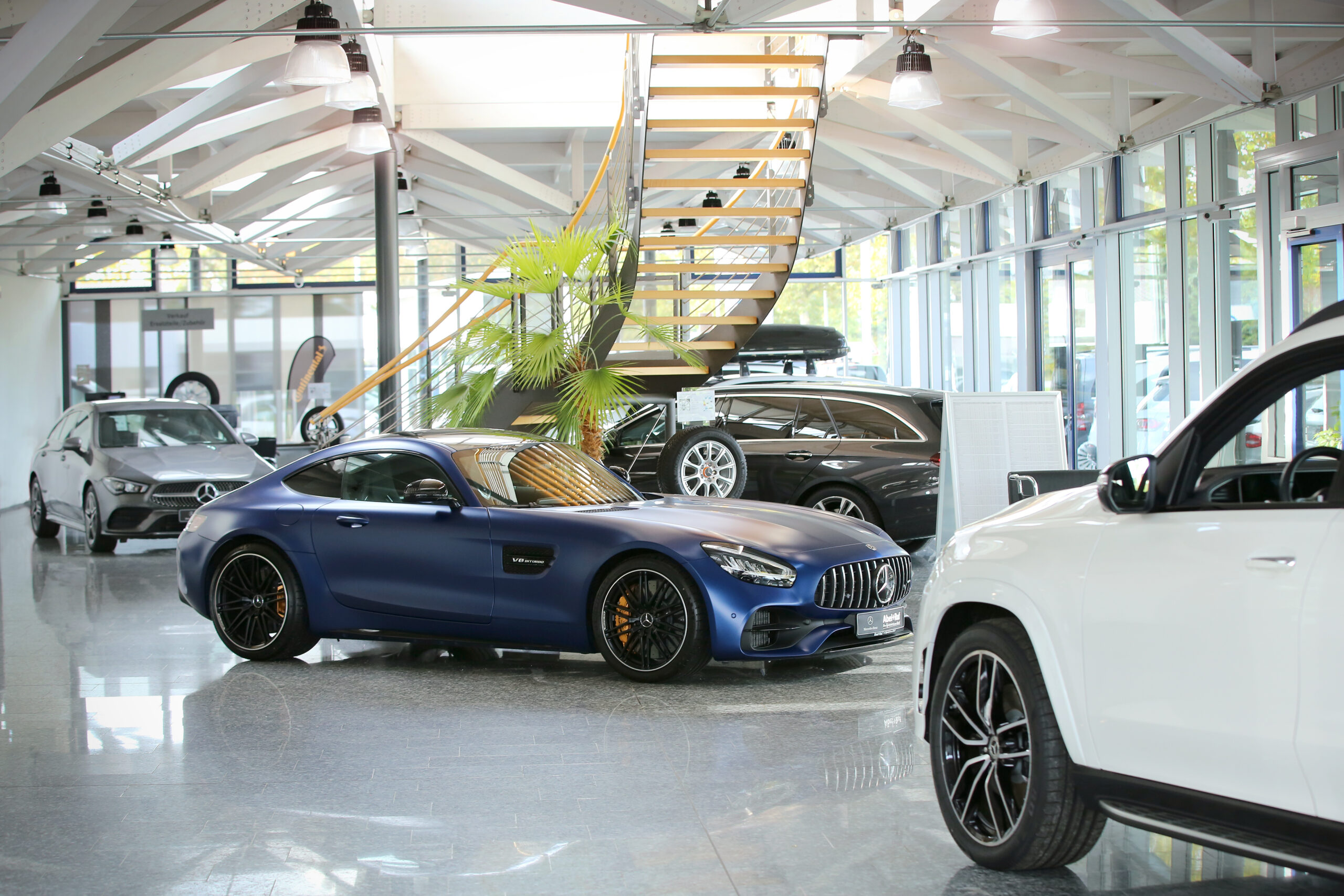 Mercedes-Benz Showroom