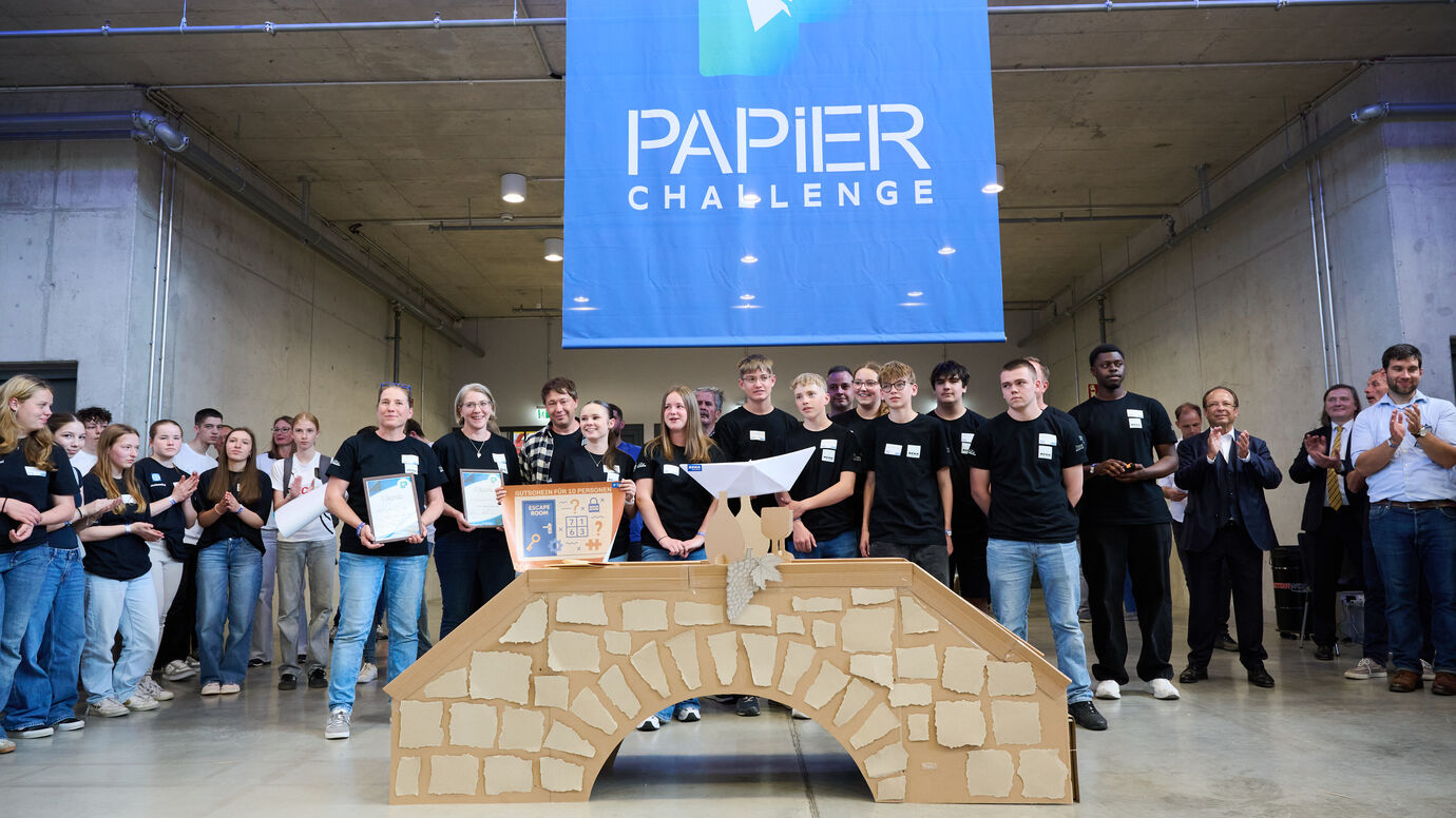 Papier Challenge in der Motorworld München