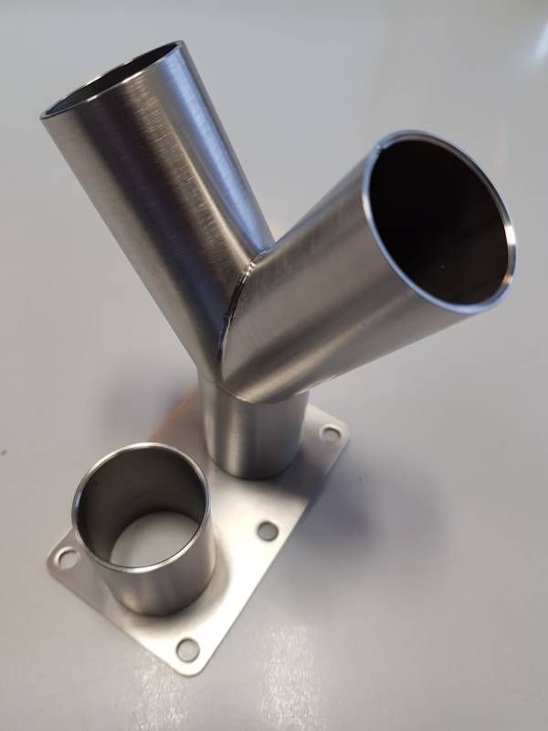 Metallhalterung
