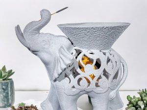 Elefantenskulptur mit Räucherstäbchenhalter