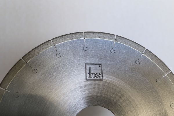 Circular knife with galvanically bonded diamond cutting edge
