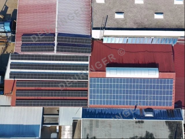 Photovoltaik-Anlage auf den Hallendächern – 100 % Grünstrom