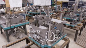 Entgratwerkzeug für Türmodul (Magnesiumdruckguss, 12.000 kg)