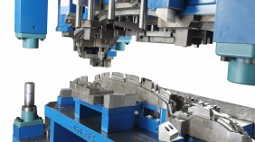 Entgratwerkzeug für Autositzschale (Magnesiumdruckguss, 3800 kg)
