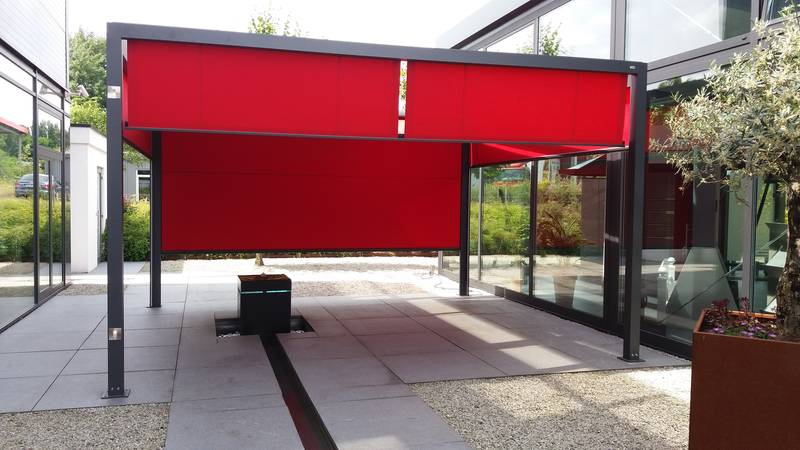 Q.bus – freestanding sun protection system