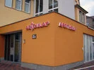 Facade lettering