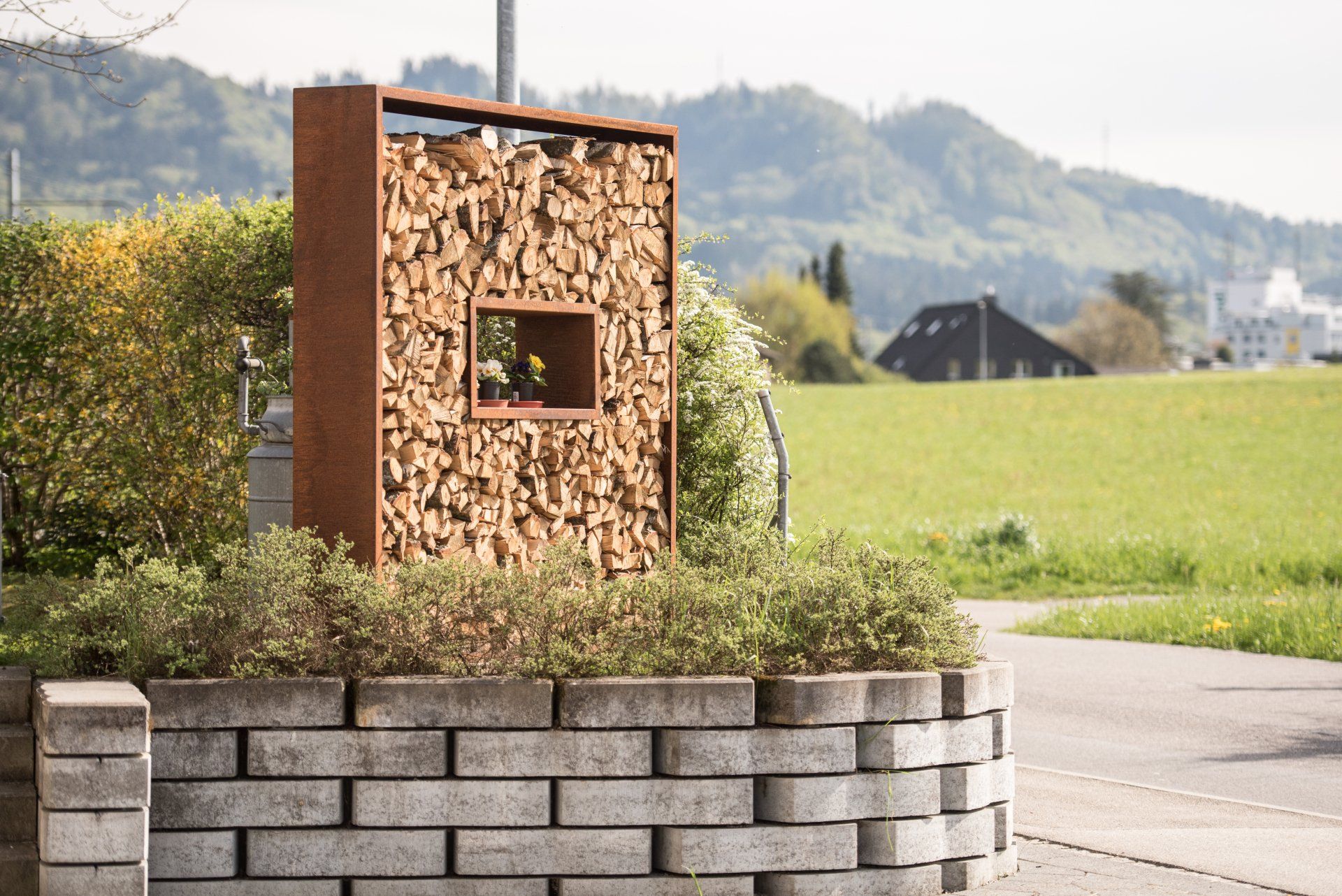 Balkonanlage mit Staketengeländer