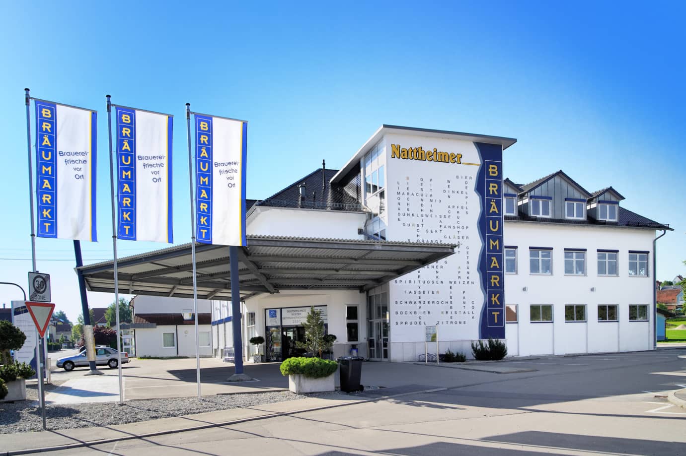 Exterior view of the BRÄUMARKT