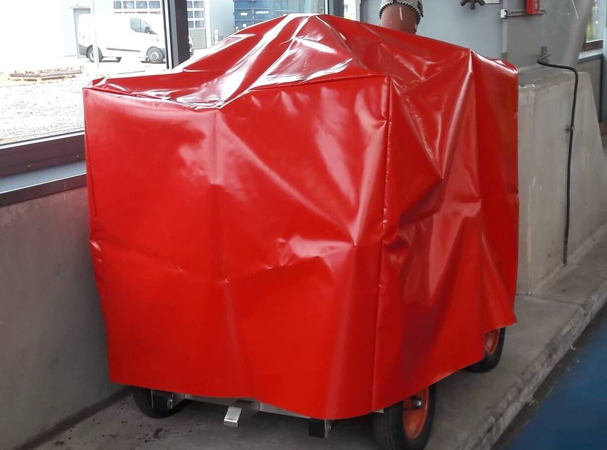 Folding Mechanism for Rail Vehicles