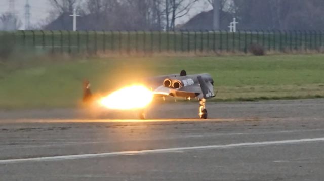 Demonstrator vor Testflug
