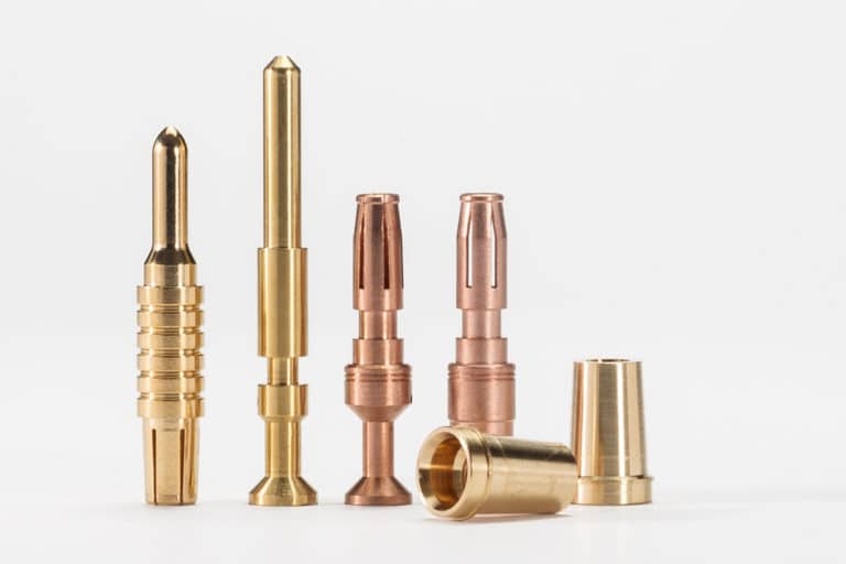 Stecker aus Messing/Kupfer