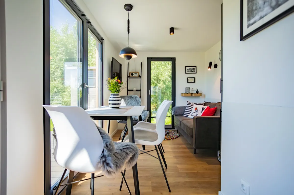 Wohn- und Essbereich im Tiny House