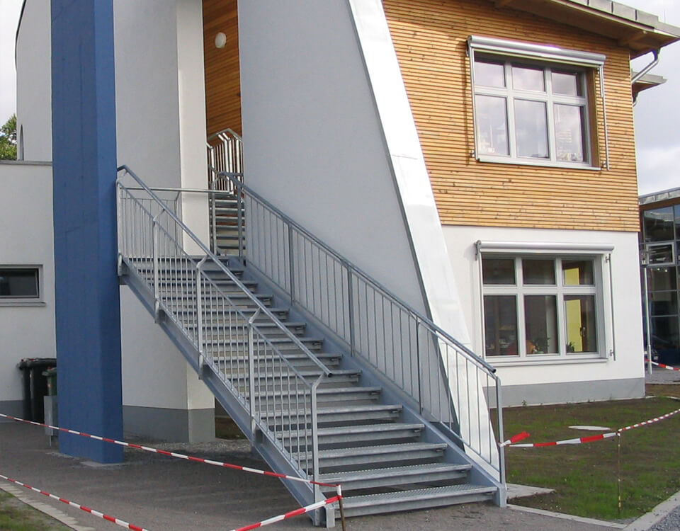 Wohnhaus- und Industrietreppe