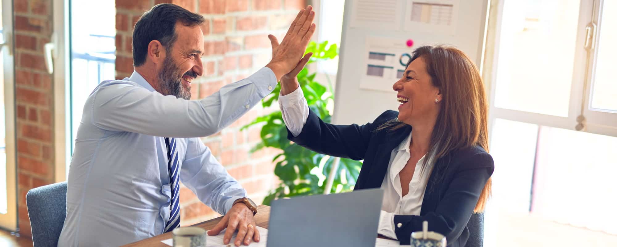 AkeBoose-Team mit Partnern