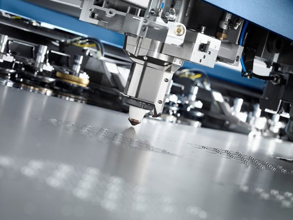 Trumpf laser cutting machine with 4000 x 2000 mm pallet changer