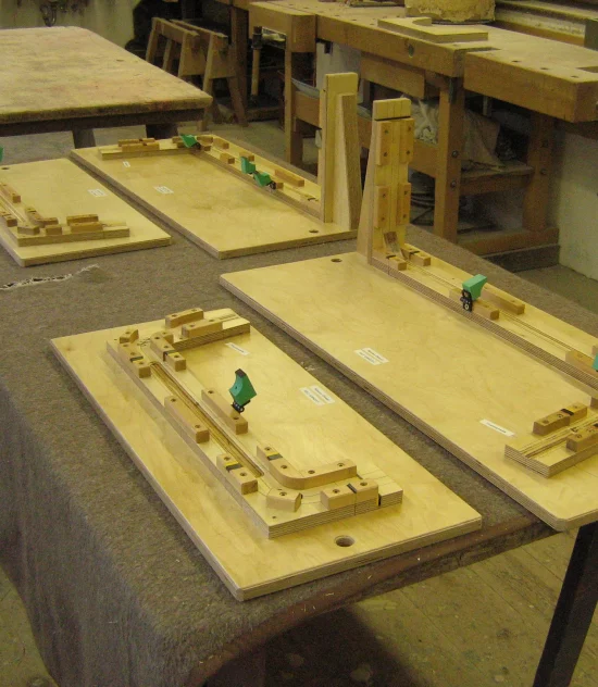 Lehren und Vorrichtungen aus Holz