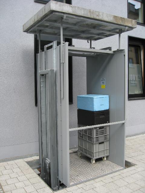 Unterfluraufzug