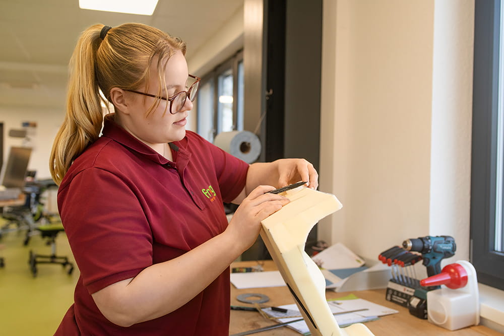 Bearbeitung eines Bauteils in der Werkstatt