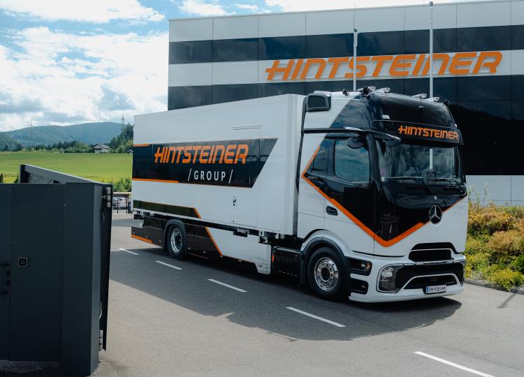 Sonderfahrzeuge (u. a. Kran-, Winden- und Kippersysteme)