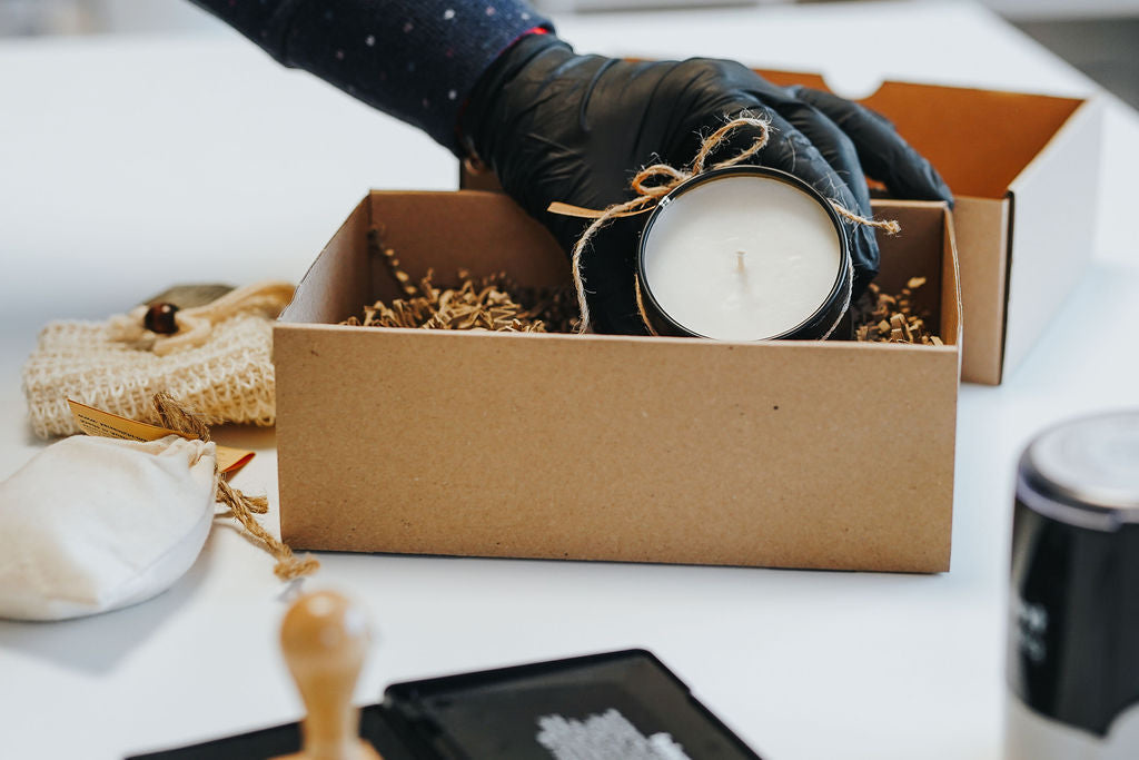 Refillable scented candle made from rapeseed wax, 30 h burn time