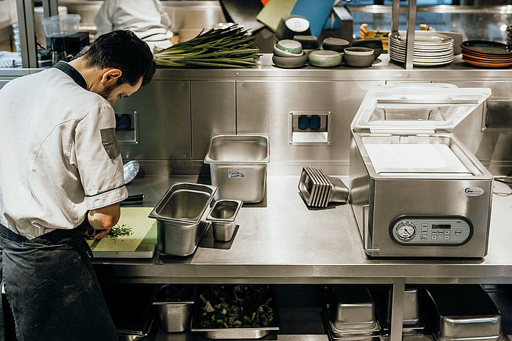 Vacuum machines for gastronomy and large kitchens