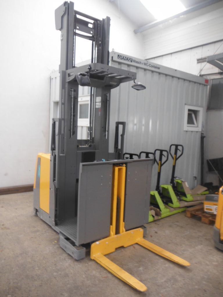 Jungheinrich EKS 310 Z+F high-level order picker