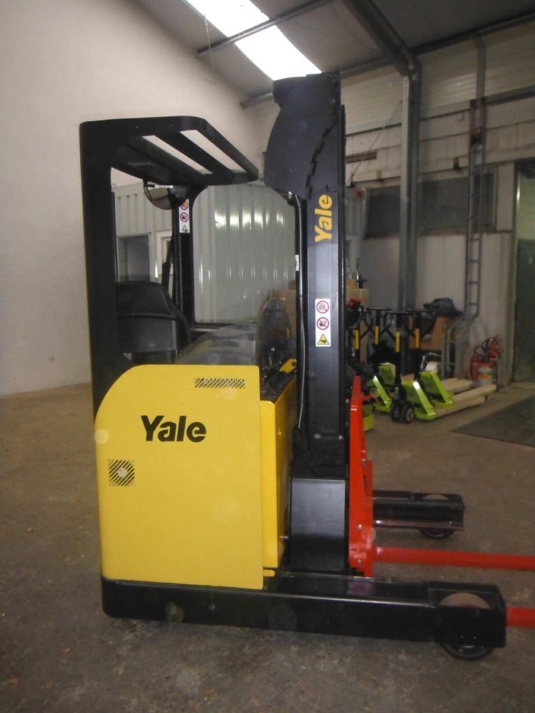 Yale MR14 reach truck (1,400 kg load capacity)