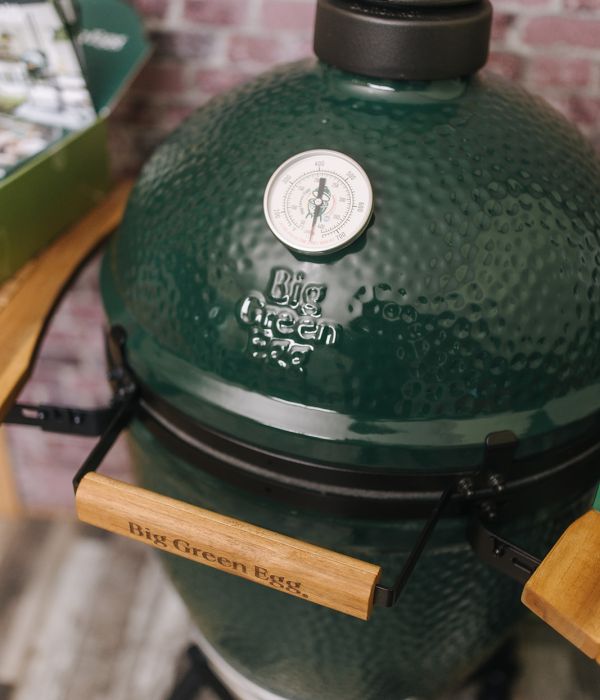 Big Green Egg Kamado Grill