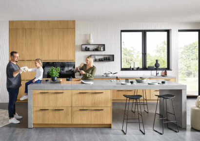 Familienküche in Holzoptik
