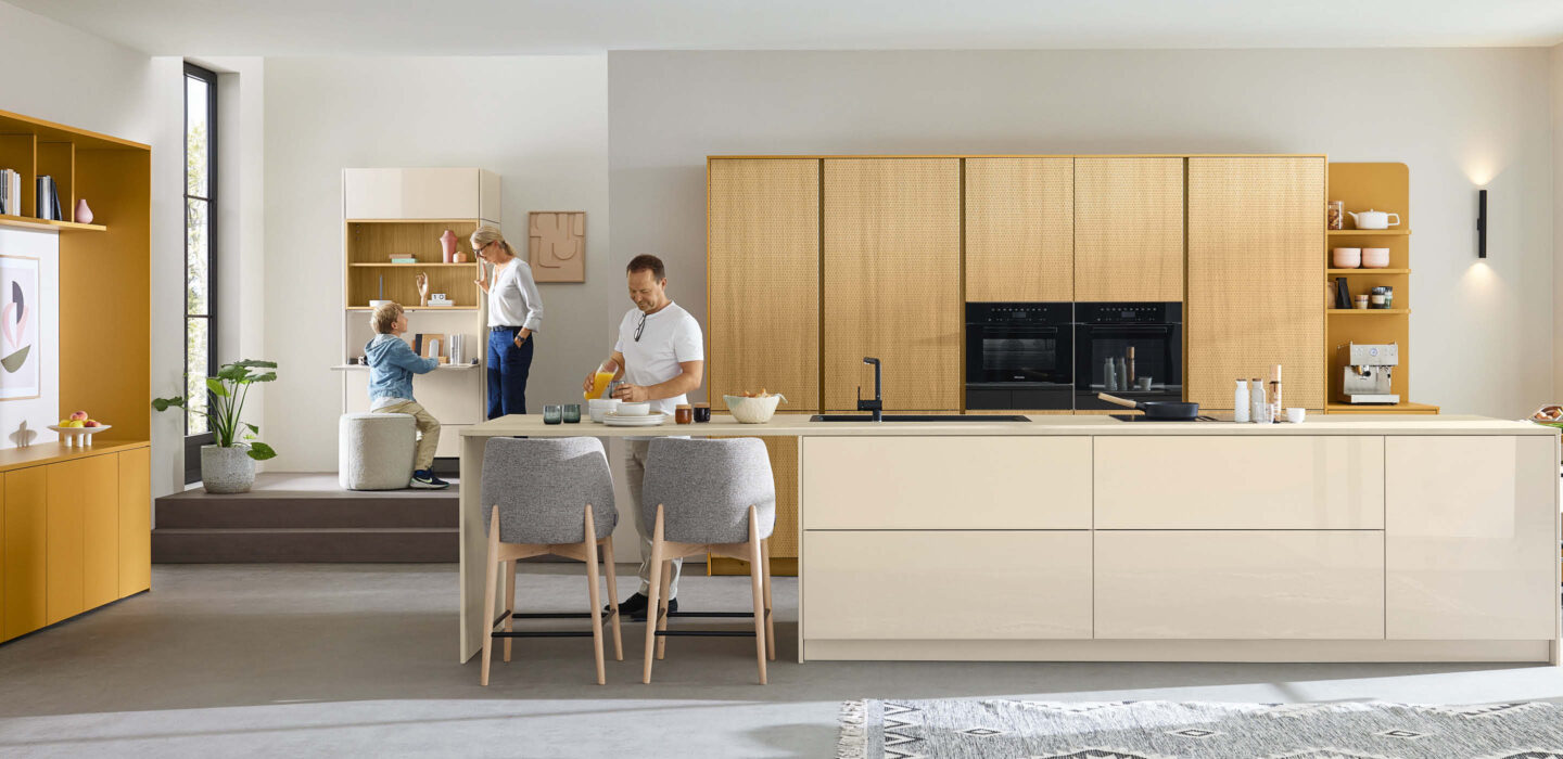Ballerina Familienküche mit Holzfronten