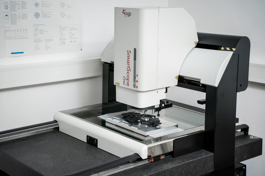Prüflabor mit OGP Smartscope CNC 500
