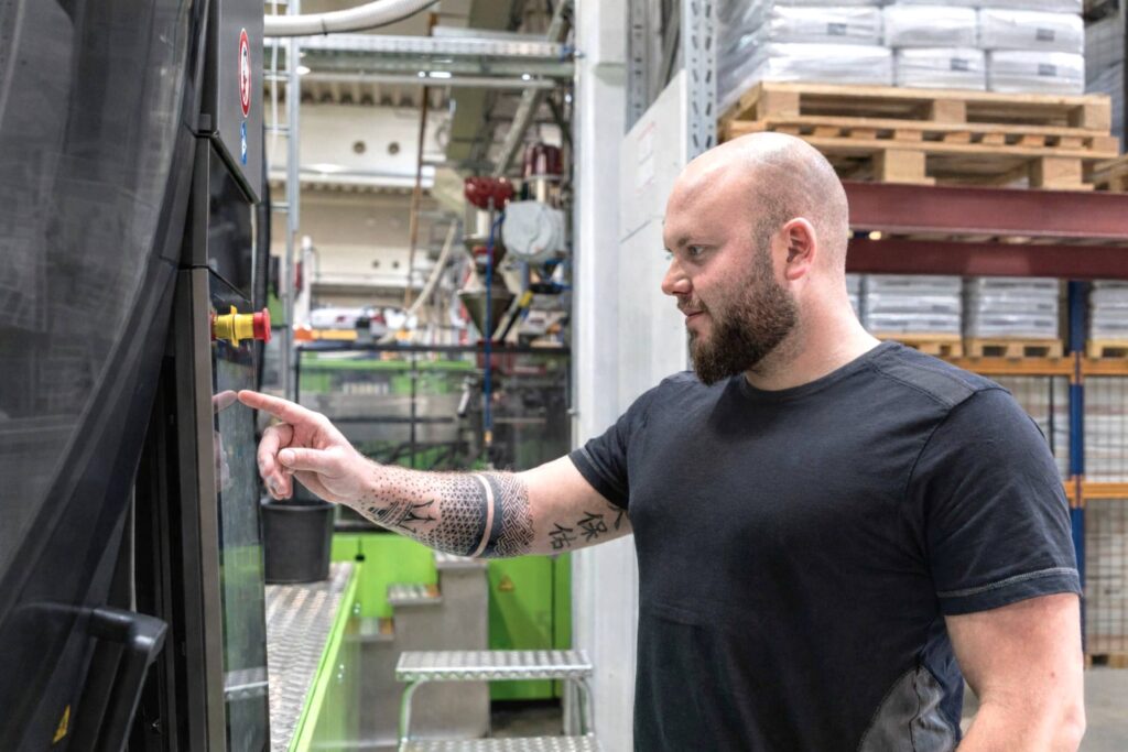 Operating an injection molding machine