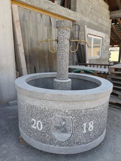 Brunnen aus Beton