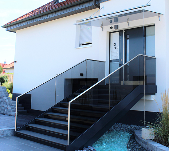 All-glass staircase railing with canopy