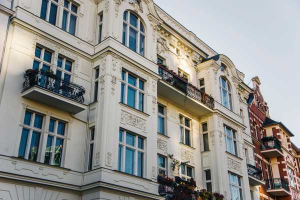 Additive package for architectural coatings