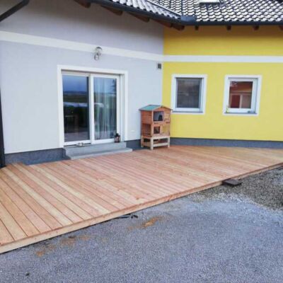 Terrasse aus Lärchenholz