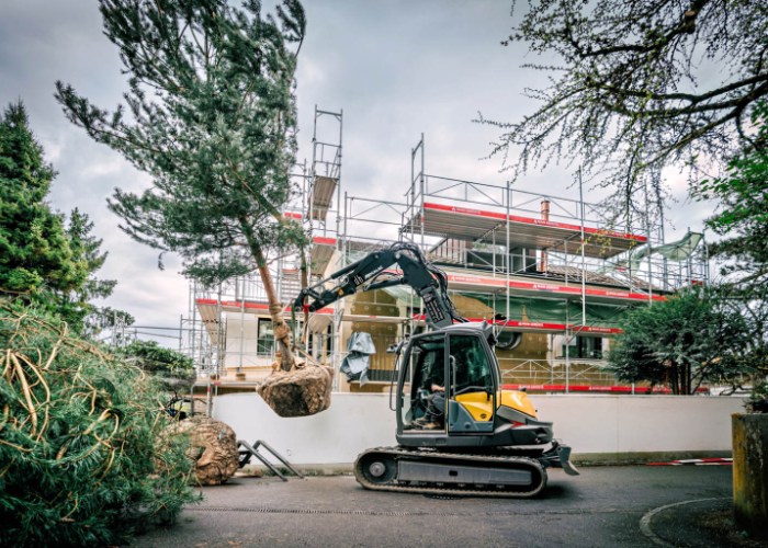Maschineneinsatz im Gartenbau