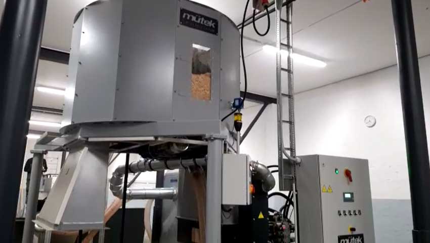 Vorratssilo für zerkleinertes Material