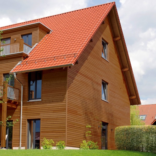 Holzhaus mit Schutzsystem