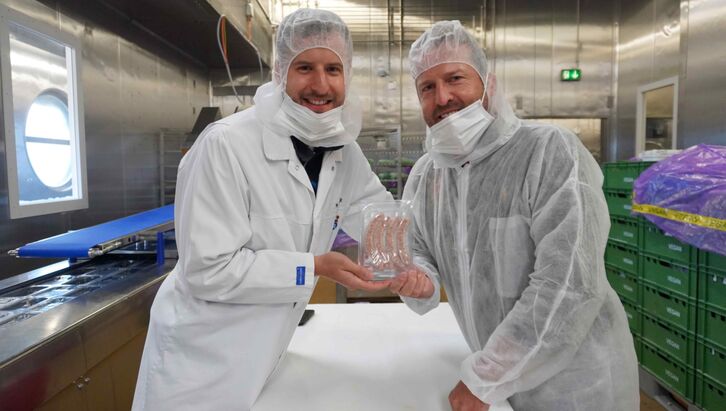 Prototype hybrid grilling sausage with cultured meat (MyriaMeat)