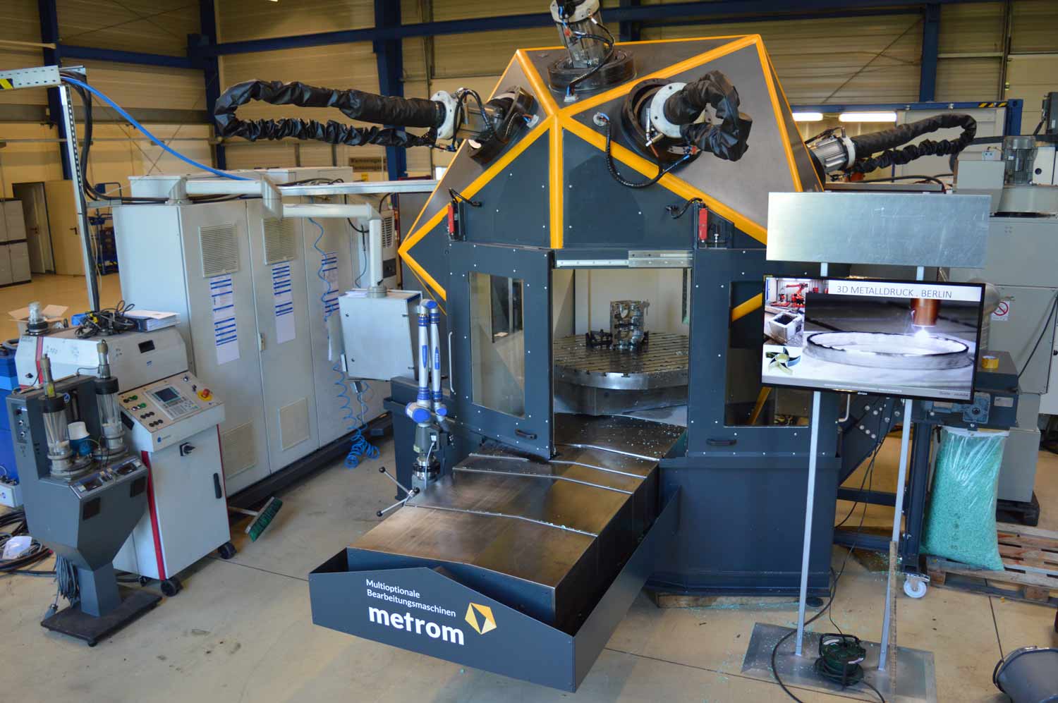 Metrom-Fräse / 3D-Metalldruck-Anlage