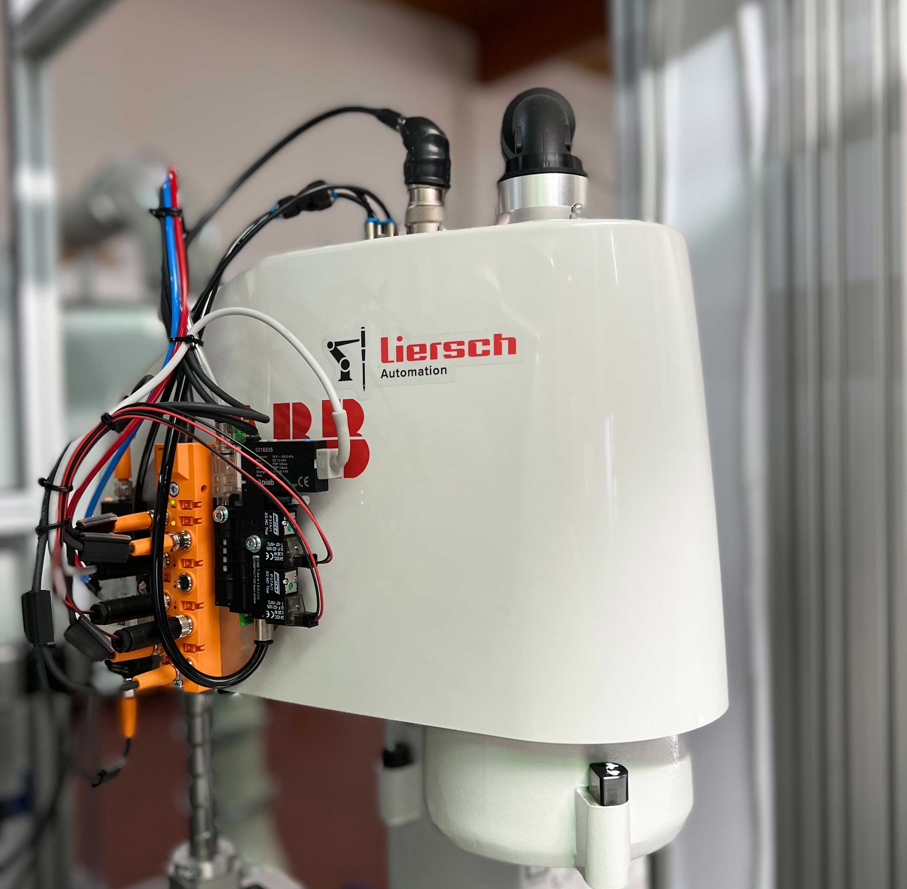 Robotik für Materialzuführung und Be- und Entladen