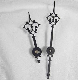 Ornamentzeiger aus Metall
