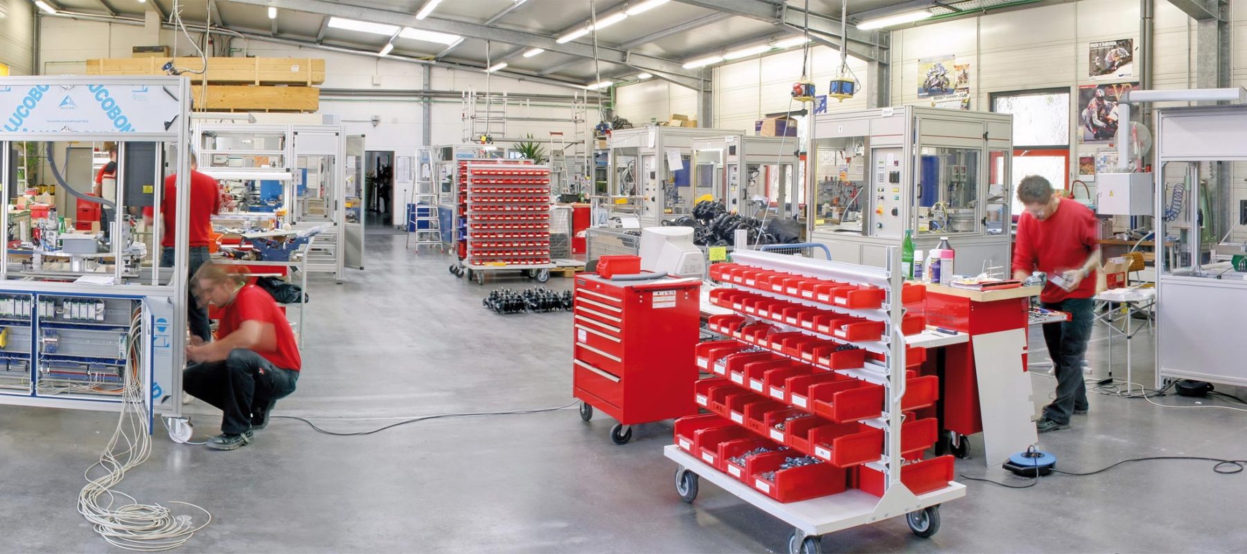 Mobile industrial robot (mobile robot)
