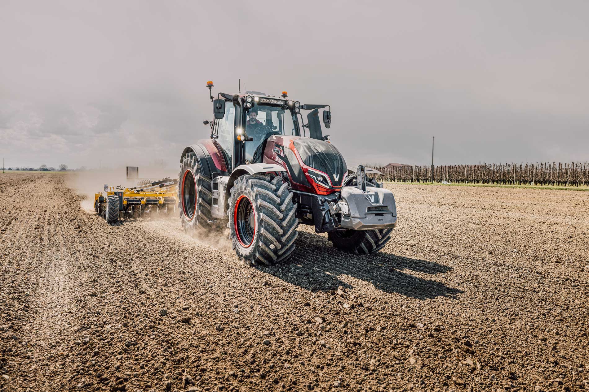 Traktor im Arbeitseinsatz